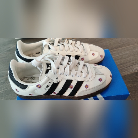 NEW Adidas Women's Samba OG Floral Embroidery Sneakers 5.5 - Picture 4 of 9